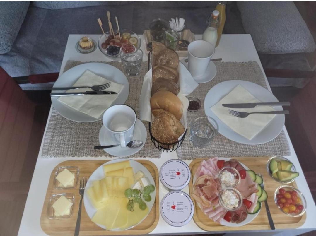 I24Rooms - Gaestezimmer Mit Eigenem Garten Legau Εξωτερικό φωτογραφία